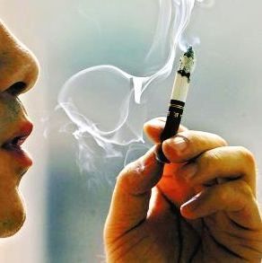 丟掉吧，吸煙也會(huì)引發(fā)白內(nèi)障！