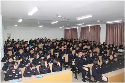關(guān)注大學生視力健康，普瑞眼科走進河南司法警官職業(yè)學院