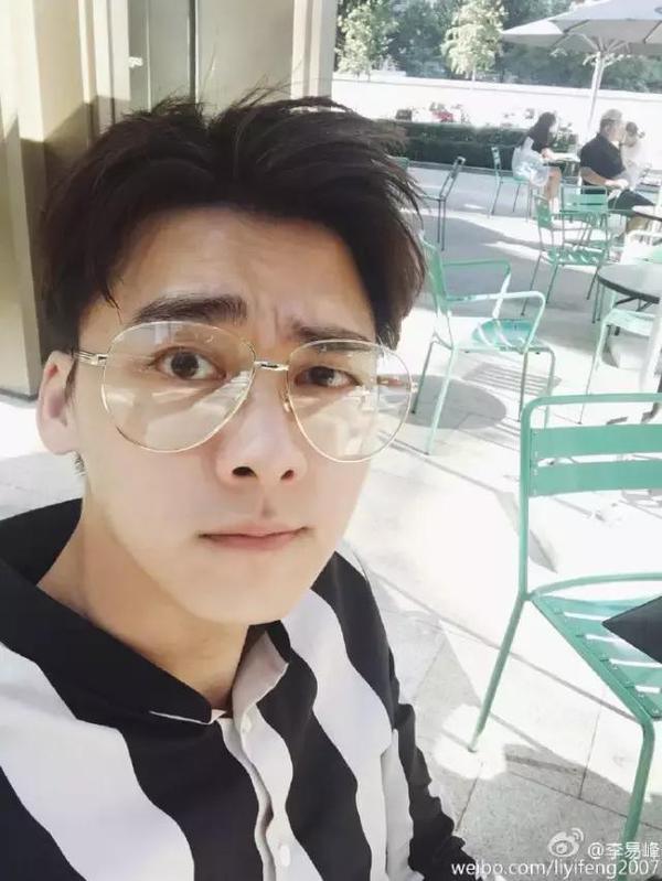 鹿晗李易峰楊洋張藝興，愛豆“眼鏡殺”誰更好看？