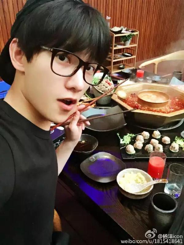 鹿晗李易峰楊洋張藝興，愛豆“眼鏡殺”誰更好看？