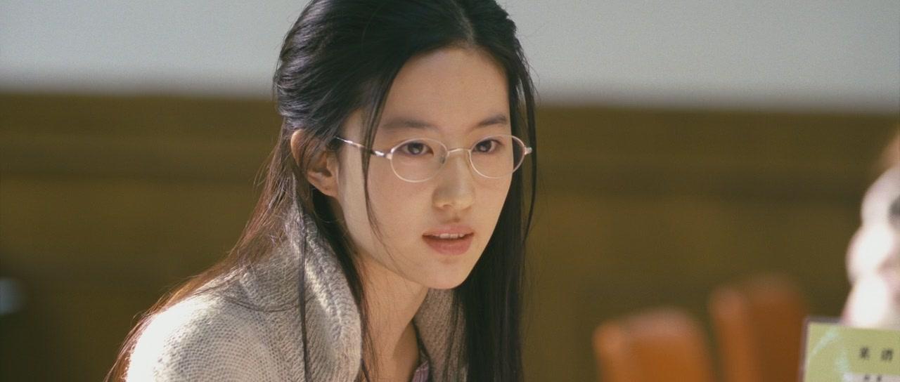 誰說明星不近視？戴眼鏡的他們你認識幾個？